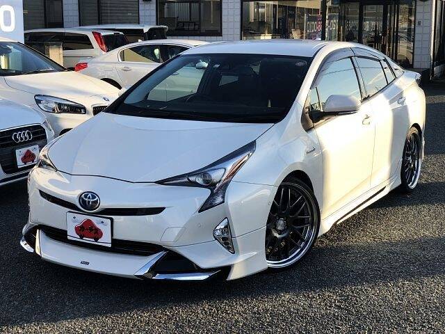 TOYOTA PRIUS A TOURING SELECTION