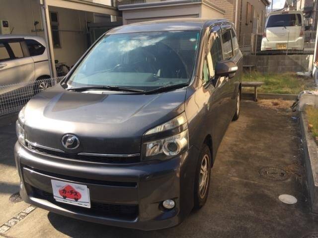 TOYOTA VOXY V
