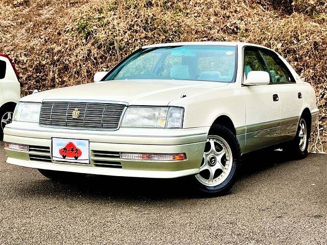 TOYOTA CROWN ROYAL SALOON