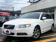 2011 VOLVO V70