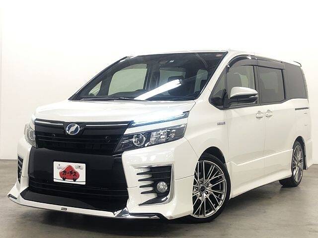 TOYOTA VOXY