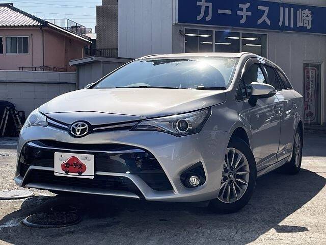 TOYOTA AVENSIS Xi