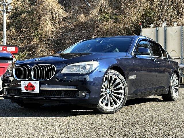 BMW 740i (7 SERIES)