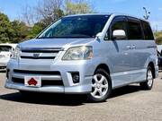 2005 TOYOTA NOAH S