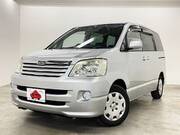 2003 TOYOTA NOAH