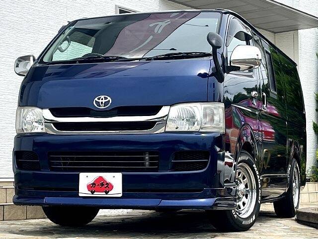 TOYOTA HIACE VAN