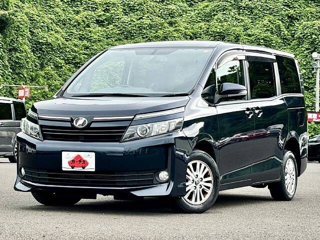 TOYOTA VOXY V