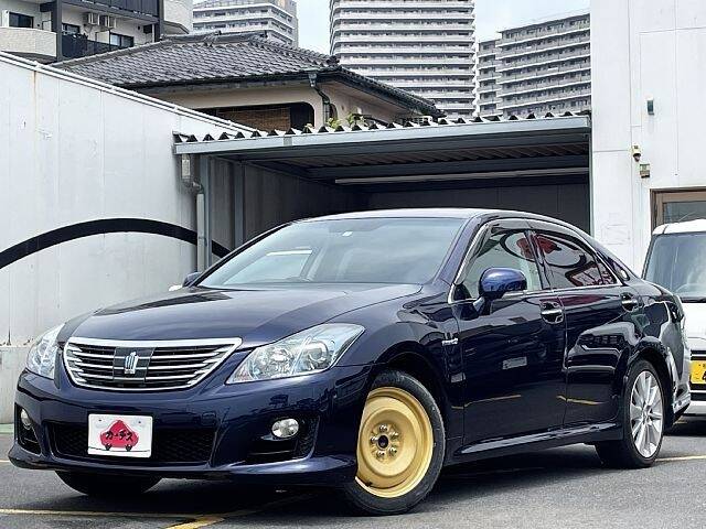 TOYOTA CROWN