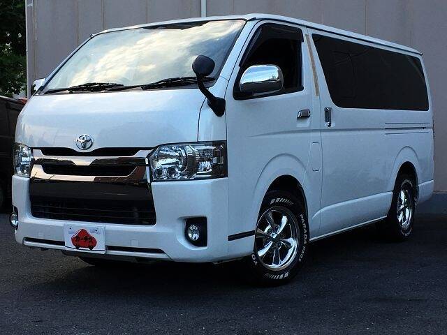 TOYOTA HIACE VAN