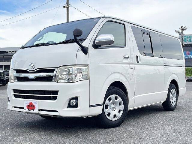 TOYOTA HIACE VAN