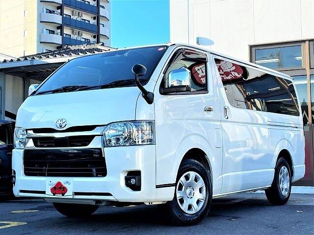 TOYOTA HIACE VAN
