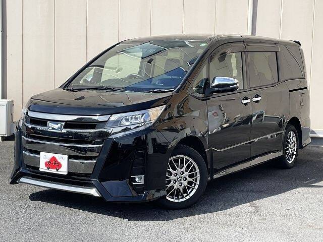 TOYOTA NOAH