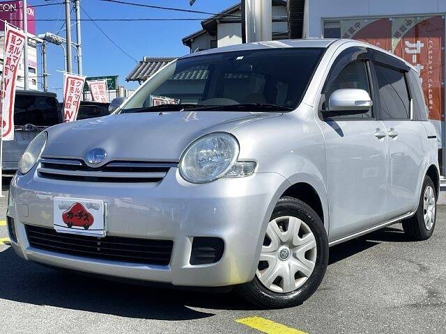 TOYOTA SIENTA X