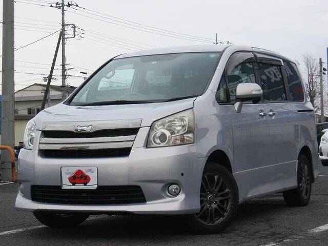 TOYOTA NOAH