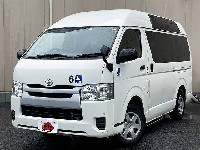TOYOTA HIACE VAN