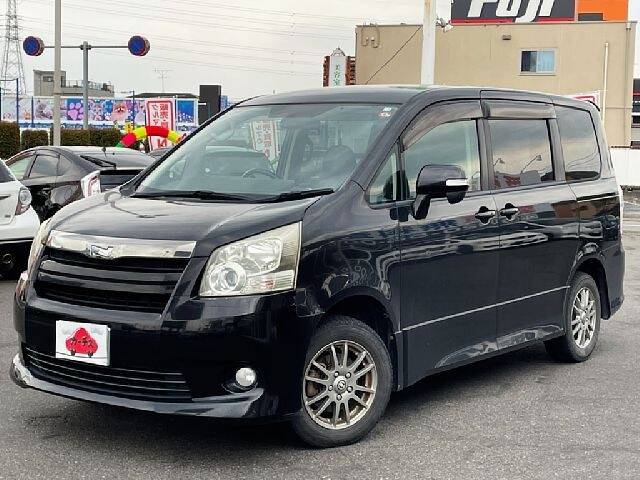 TOYOTA NOAH SI