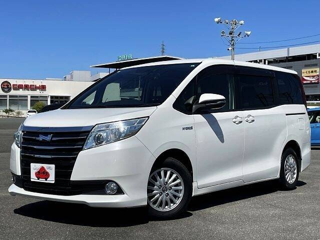 TOYOTA NOAH