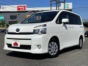2013 TOYOTA VOXY