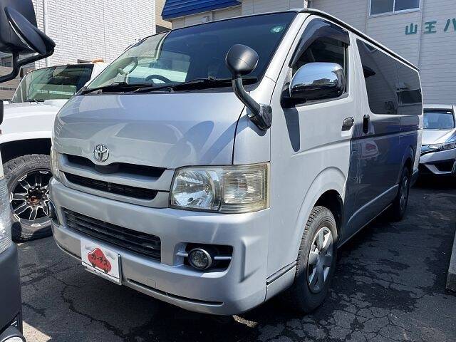 TOYOTA REGIUS ACE VAN