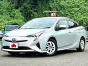 2017 TOYOTA PRIUS S