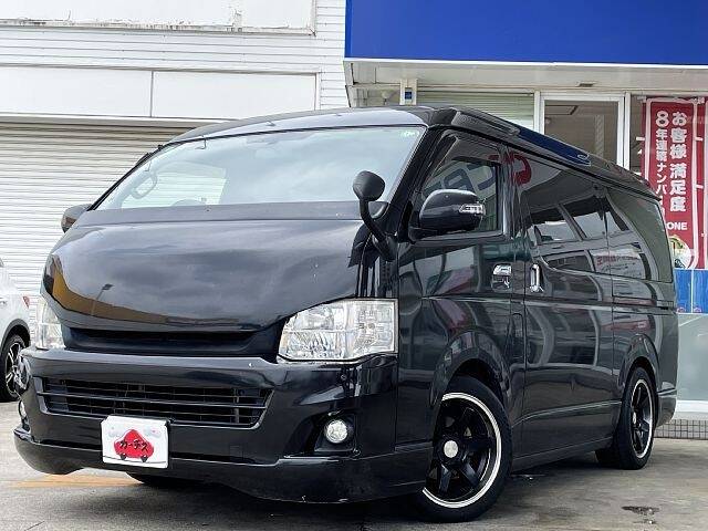 TOYOTA HIACE VAN
