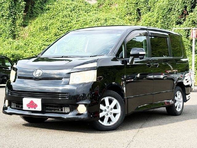 TOYOTA VOXY Z