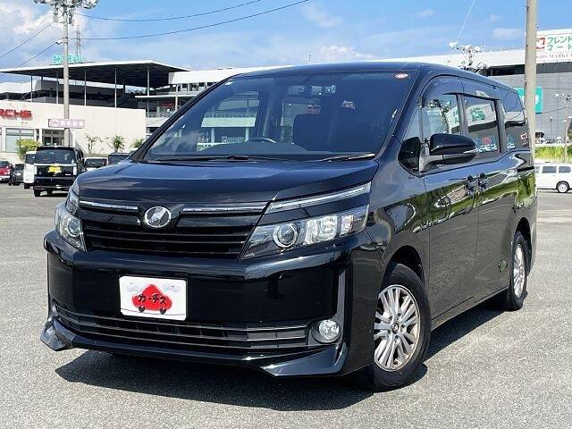 TOYOTA VOXY V