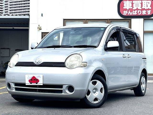 TOYOTA SIENTA X