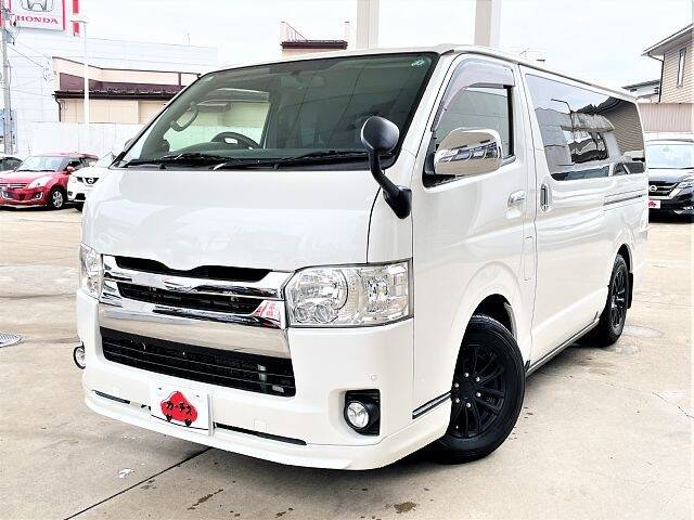 TOYOTA HIACE VAN