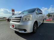 2010 TOYOTA NOAH
