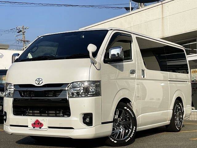 TOYOTA HIACE VAN