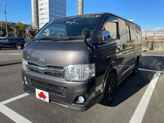 TOYOTA HIACE VAN
