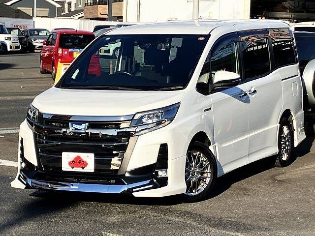 TOYOTA NOAH