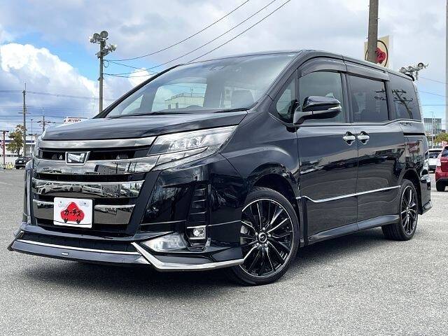 TOYOTA NOAH