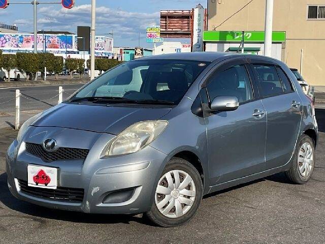 TOYOTA VITZ (YARIS) F