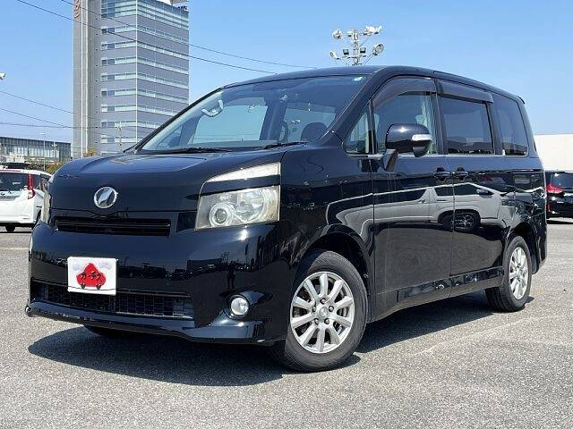 TOYOTA VOXY X