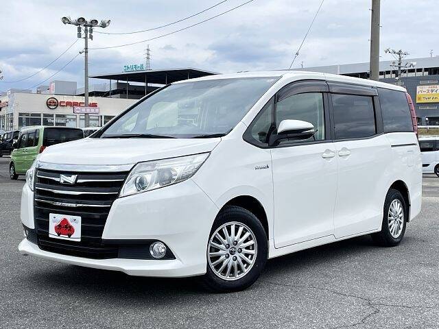 TOYOTA NOAH