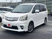2010 TOYOTA NOAH SI