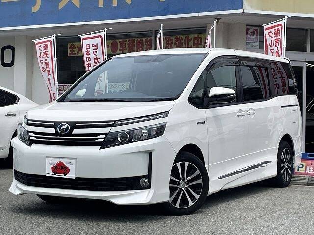TOYOTA VOXY