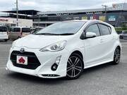 2015 TOYOTA AQUA