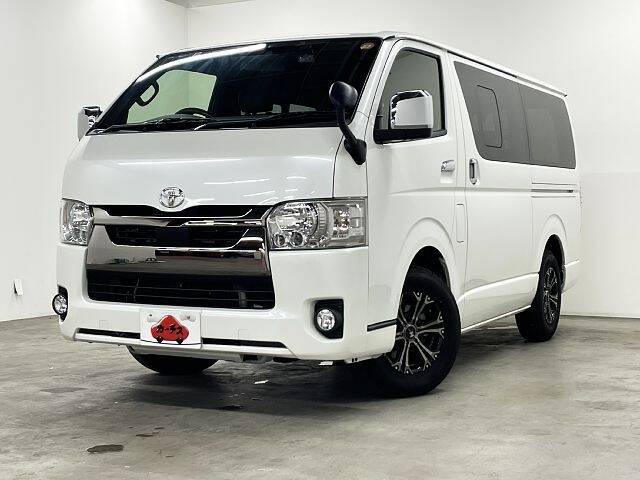 TOYOTA HIACE VAN
