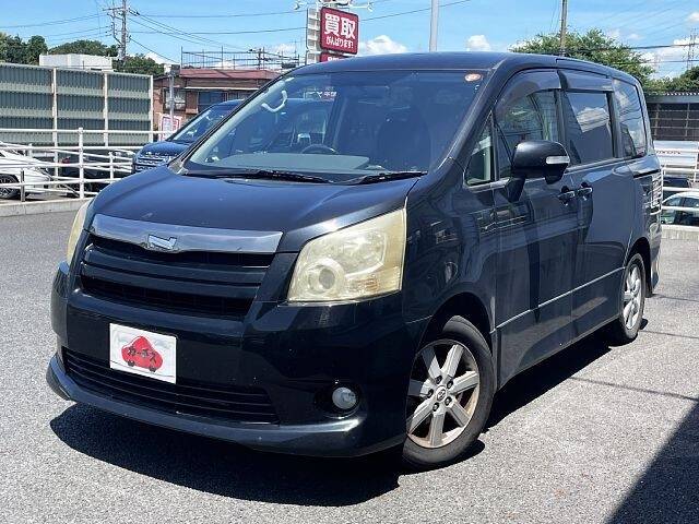TOYOTA NOAH SI