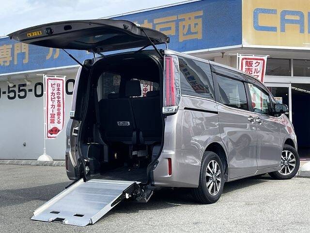 TOYOTA ESQUIRE XI
