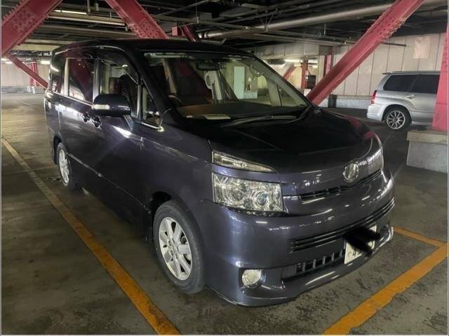 TOYOTA VOXY Z