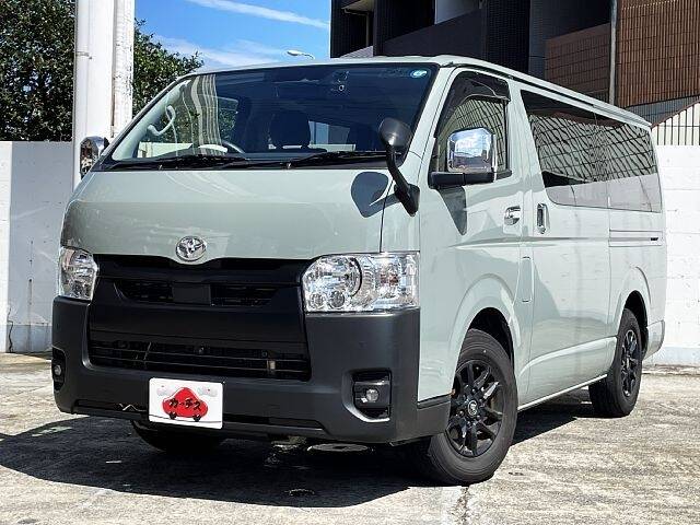TOYOTA HIACE VAN