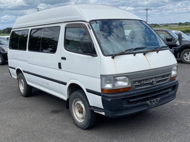TOYOTA HIACE COMMUTER GL