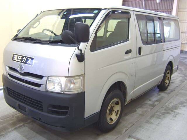 TOYOTA HIACE VAN DX