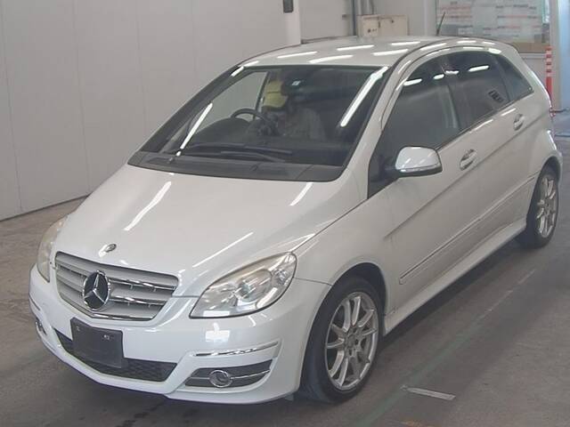 MERCEDES BENZ B200