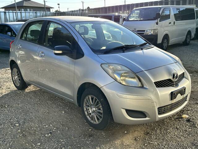 TOYOTA VITZ (YARIS)