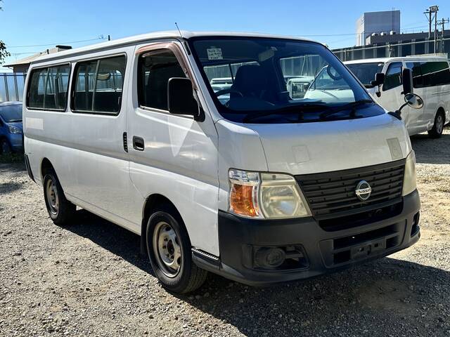 NISSAN CARAVAN COACH (URVAN) DX
